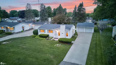 1442 Kettering, Burton, MI 48509