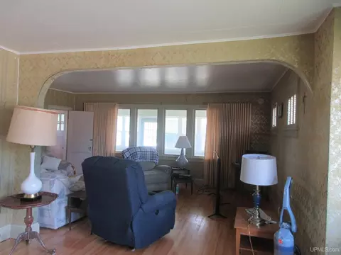 Living - 502 Ascherman, Wakefield, MI 49968 photo 2 of 3