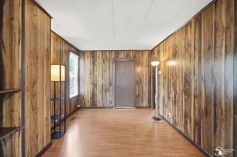 Living - 943 E 4th, Monroe, MI 48161 photo 3 of 5