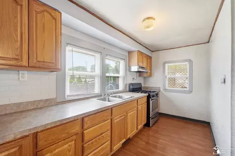 Kitchen - 943 E 4th, Monroe, MI 48161 photo 2 of 4