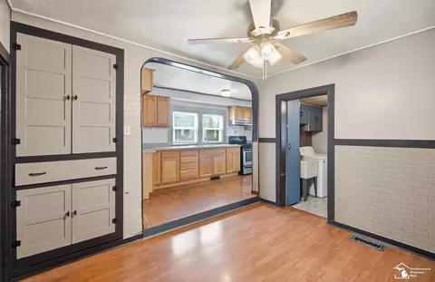 Entry Way - 943 E 4th, Monroe, MI 48161 photo 5 of 7