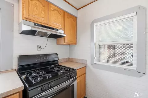 Kitchen - 943 E 4th, Monroe, MI 48161 photo 3 of 4