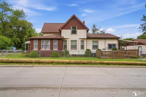 Exterior - 943 E 4th, Monroe, MI 48161 photo 3 of 10