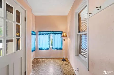 Entry Way - 943 E 4th, Monroe, MI 48161 photo 6 of 7
