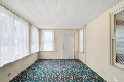 Exterior - 943 E 4th, Monroe, MI 48161 photo 1 of 10