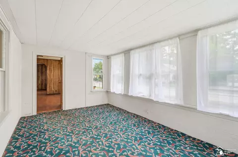 Exterior - 943 E 4th, Monroe, MI 48161 photo 2 of 10