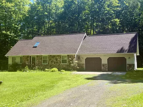n3190 Woodland Drive, Iron Mountain, MI 49801