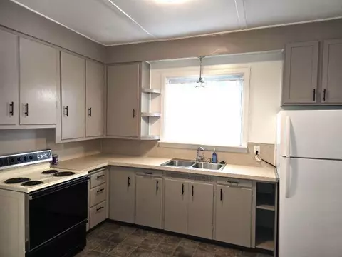 Kitchen - 426 E Williams, Owosso, MI 48867 photo 1 of 2