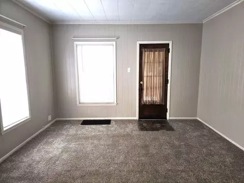 Living - 426 E Williams, Owosso, MI 48867 photo 2 of 2