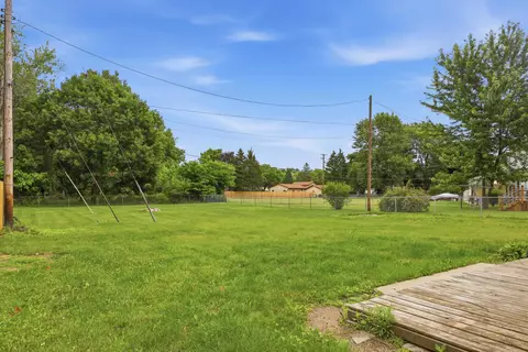 Exterior - 929 Springview, Flushing, MI 48433 photo 7 of 8