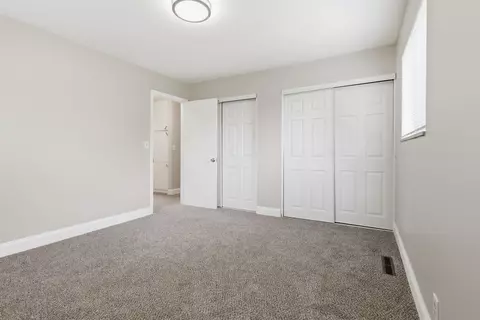 Bedroom - 929 Springview, Flushing, MI 48433 photo 9 of 10