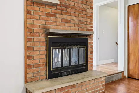 929 Springview, Flushing, MI 48433