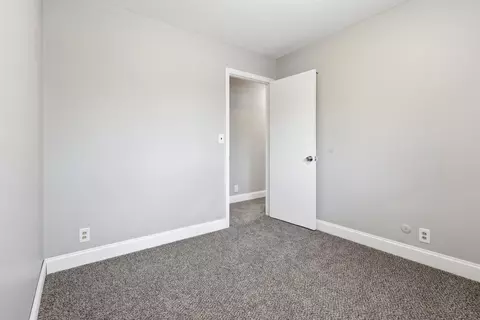 Bedroom - 929 Springview, Flushing, MI 48433 photo 7 of 10