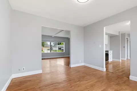 Living - 929 Springview, Flushing, MI 48433 photo 1 of 8