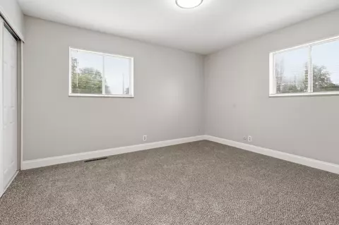 Bedroom - 929 Springview, Flushing, MI 48433 photo 2 of 10