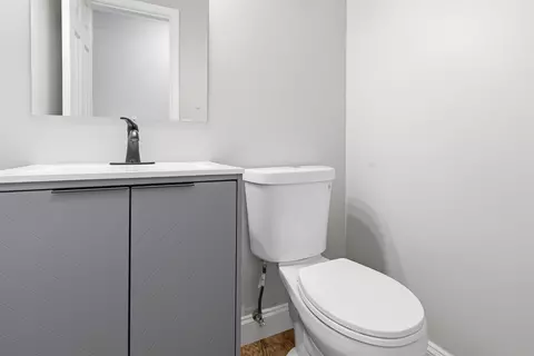 Bath - 929 Springview, Flushing, MI 48433 photo 1 of 2