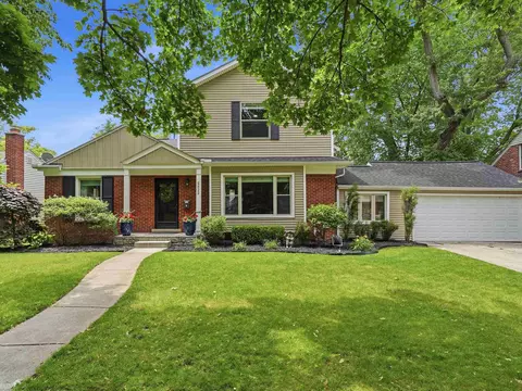 2622 Bembridge, Royal Oak, MI 48073