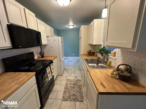 Kitchen - 3109 Vineyard, Flushing, MI 48433 photo 4 of 4