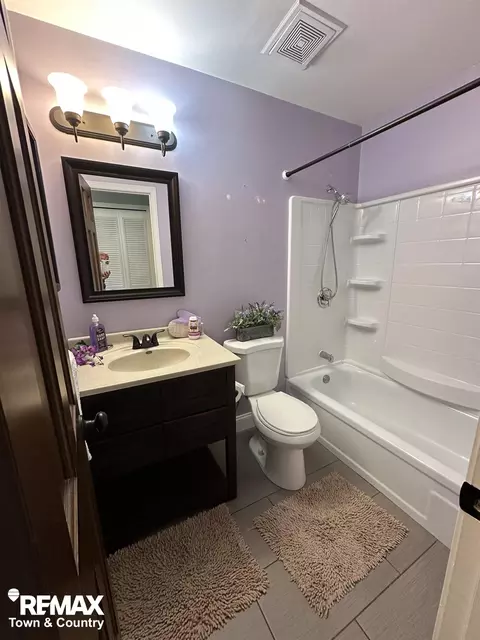 Bath - 3109 Vineyard, Flushing, MI 48433 photo 1 of 6