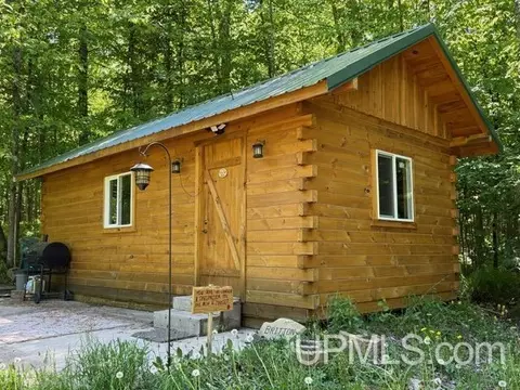 6629 Spruce, Florence T-wi, WI 54121