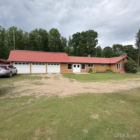 12152 Co Rd 442, Rapid River, MI 49878