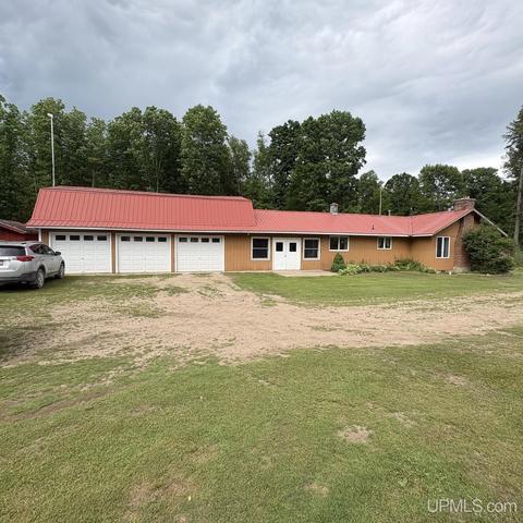 12152 Co Rd 442, Rapid River, MI 49878