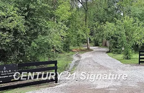 1948 E Chippewa Riv, Midland, MI 48640