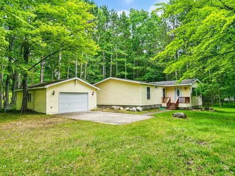 5055 Wolf, Farwell, MI 48622