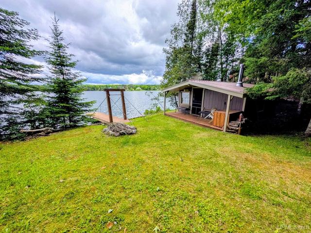 110 Stanley Lk, Iron River, MI 49935