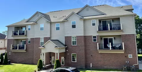 5656 Flagstaff Pnes #402, Shelby Township, MI 48317