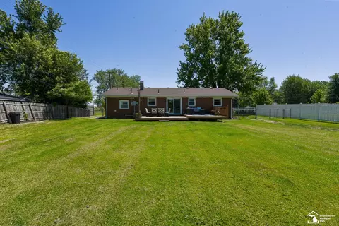 11087 U S Tpke, South Rockwood, MI 48179