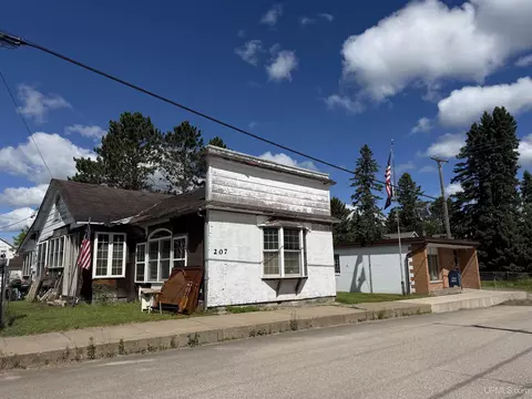 207 Maple, Amasa, MI 49903