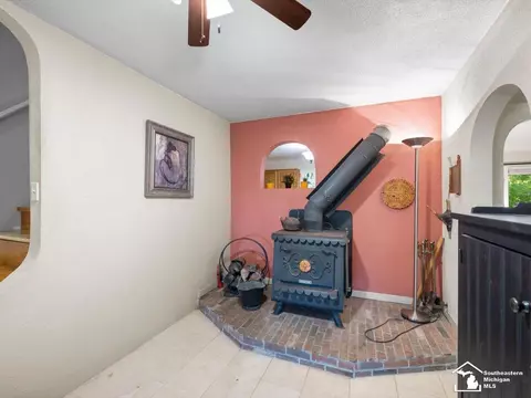 Entry Way - 6740 Summerfield, Temperance, MI 48182 photo 2 of 5