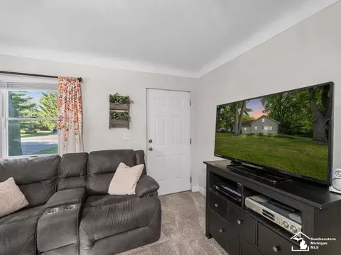 Entry Way - 6740 Summerfield, Temperance, MI 48182 photo 1 of 5
