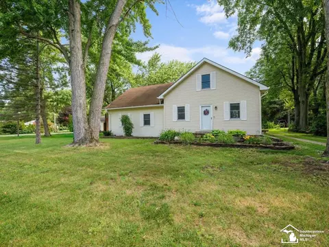 Exterior - 6740 Summerfield, Temperance, MI 48182 photo 3 of 12