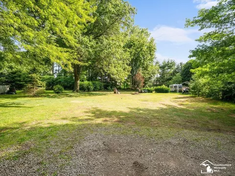 Exterior - 6740 Summerfield, Temperance, MI 48182 photo 11 of 12