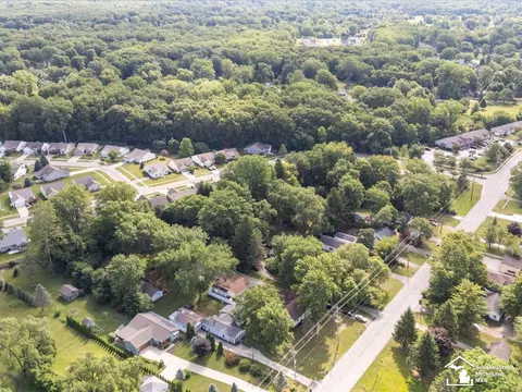 View/Area - 6740 Summerfield, Temperance, MI 48182 photo 4 of 5