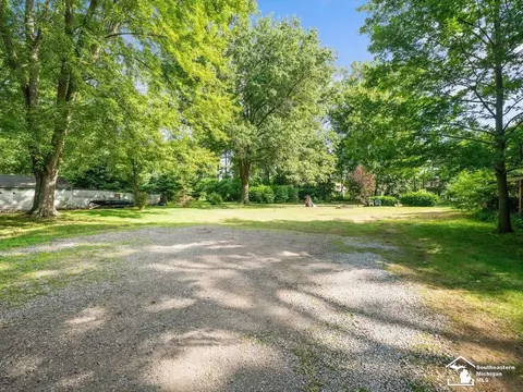 Exterior - 6740 Summerfield, Temperance, MI 48182 photo 10 of 12
