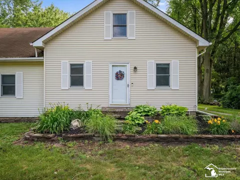 Exterior - 6740 Summerfield, Temperance, MI 48182 photo 4 of 12