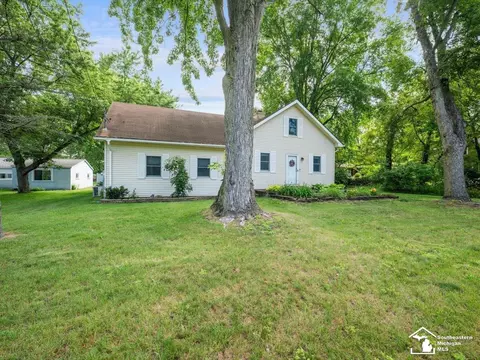 Exterior - 6740 Summerfield, Temperance, MI 48182 photo 2 of 12