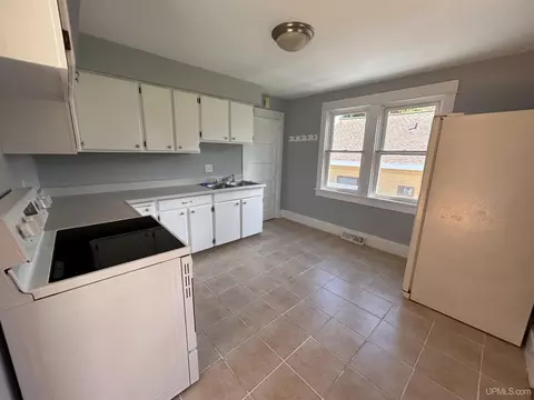 Kitchen - 250 Steel, Ishpeming, MI 49849 photo 2 of 2