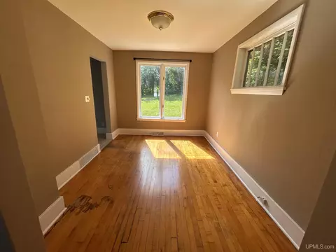 Living - 250 Steel, Ishpeming, MI 49849 photo 2 of 5