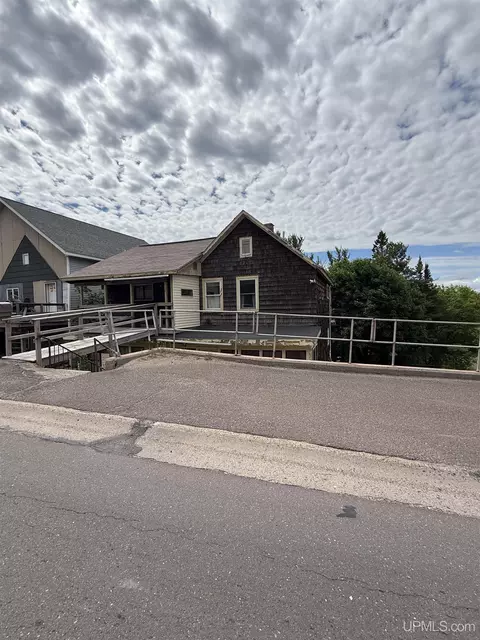 406 N Lincoln, Hancock, MI 49930