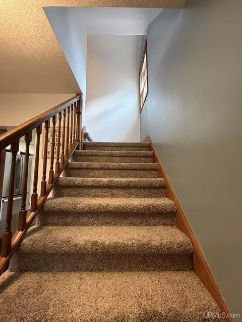 Entry Way - 326 W W Rdg, Ishpeming, MI 49849 photo 2 of 5