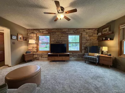 Living - 326 W W Rdg, Ishpeming, MI 49849 photo 3 of 4