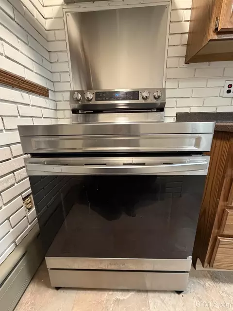 Kitchen - 326 W W Rdg, Ishpeming, MI 49849 photo 6 of 7