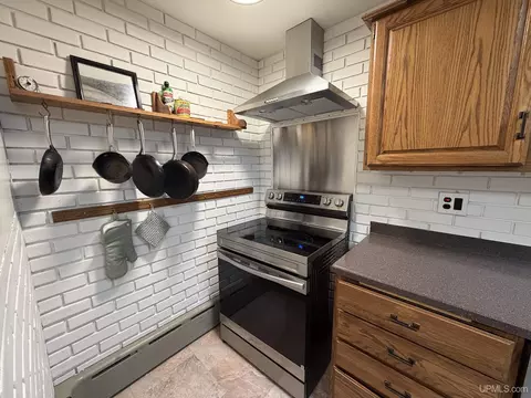 Kitchen - 326 W W Rdg, Ishpeming, MI 49849 photo 4 of 7