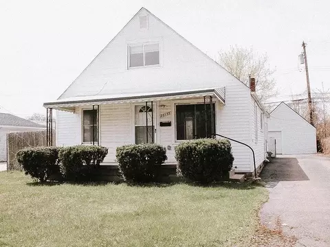 26135 Groveland, Madison Heights, MI 48071