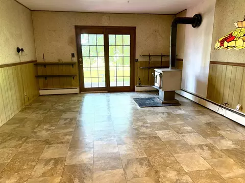 Living - 1400 Wetters, Kawkawlin, MI 48631 photo 1 of 3