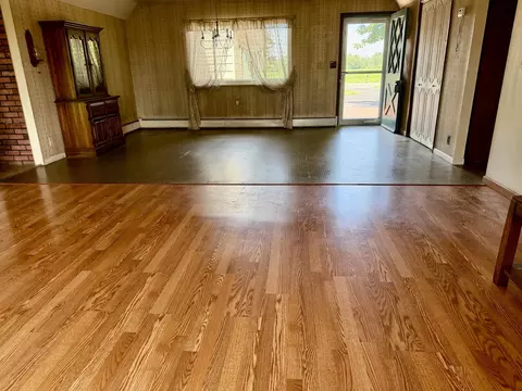 Living - 1400 Wetters, Kawkawlin, MI 48631 photo 2 of 3